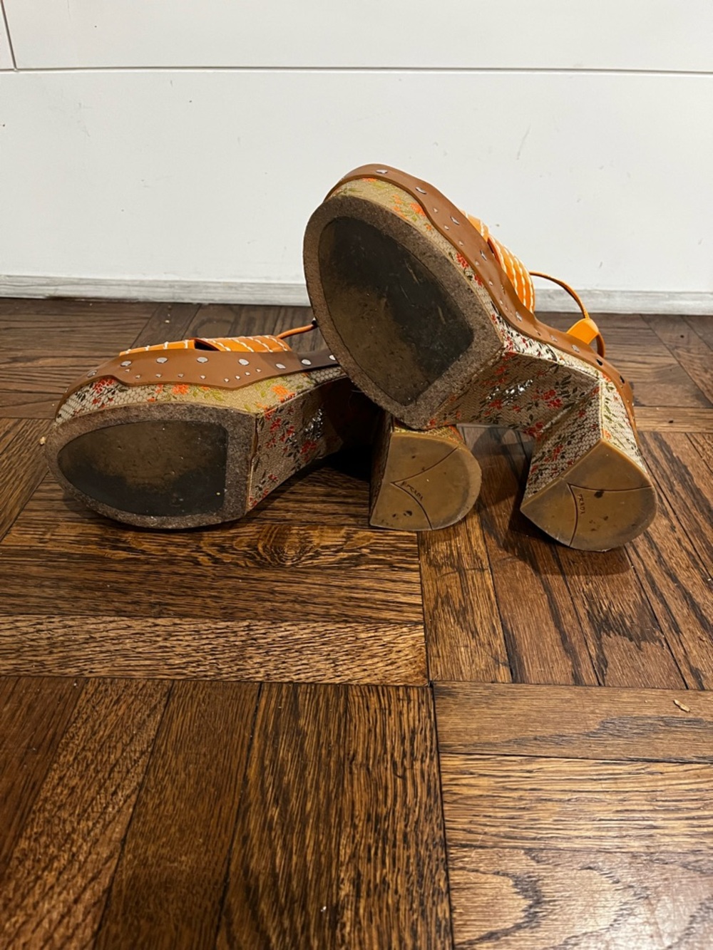 Iconic Prada platform shoes from the amazing Spring/Summer 2015 collection!! 🩷 - Picture 7 of 8